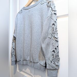 Mercer & Madison Grey Crochet Sleeve Sweatshirt Top. S. HP!